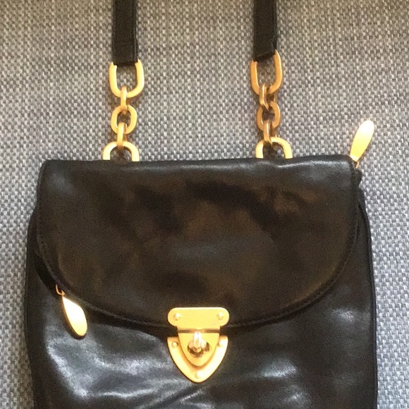 Black leather handbag, double sections. Gold colored hatdware - Picture 2 of 5